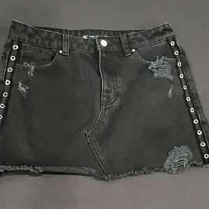💜Zara Black Denim Mini Skirt with Eyelet Accents